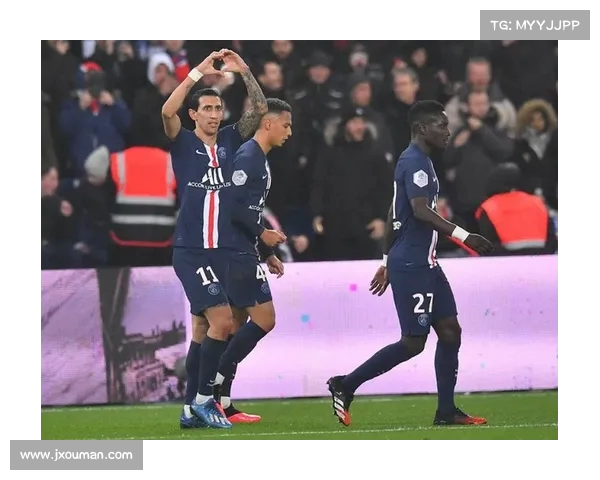 法甲赛场惊艳远射集锦 打破常规的进攻艺术与技巧展示 法甲赛场惊艳远射集锦 打破常规的进攻艺术与技巧展示