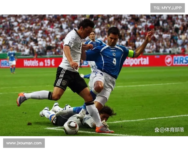 精彩德甲赛事全程直播,聚焦每场进球与战术博弈,带你走进足球盛宴 精彩德甲赛事全程直播,聚焦每场进球与战术博弈,带你走进足球盛宴